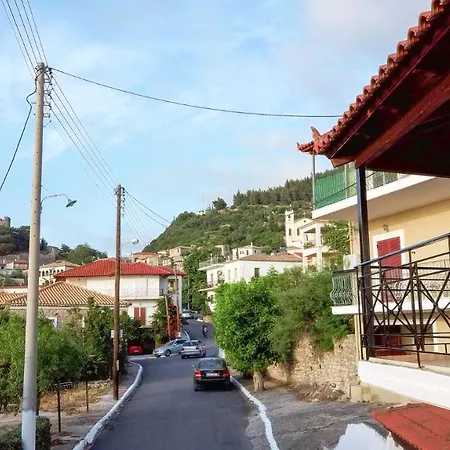 Prana's Castle Apartment Kyparissia