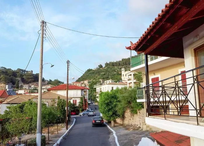 Prana's Castle Apartment Kyparissia